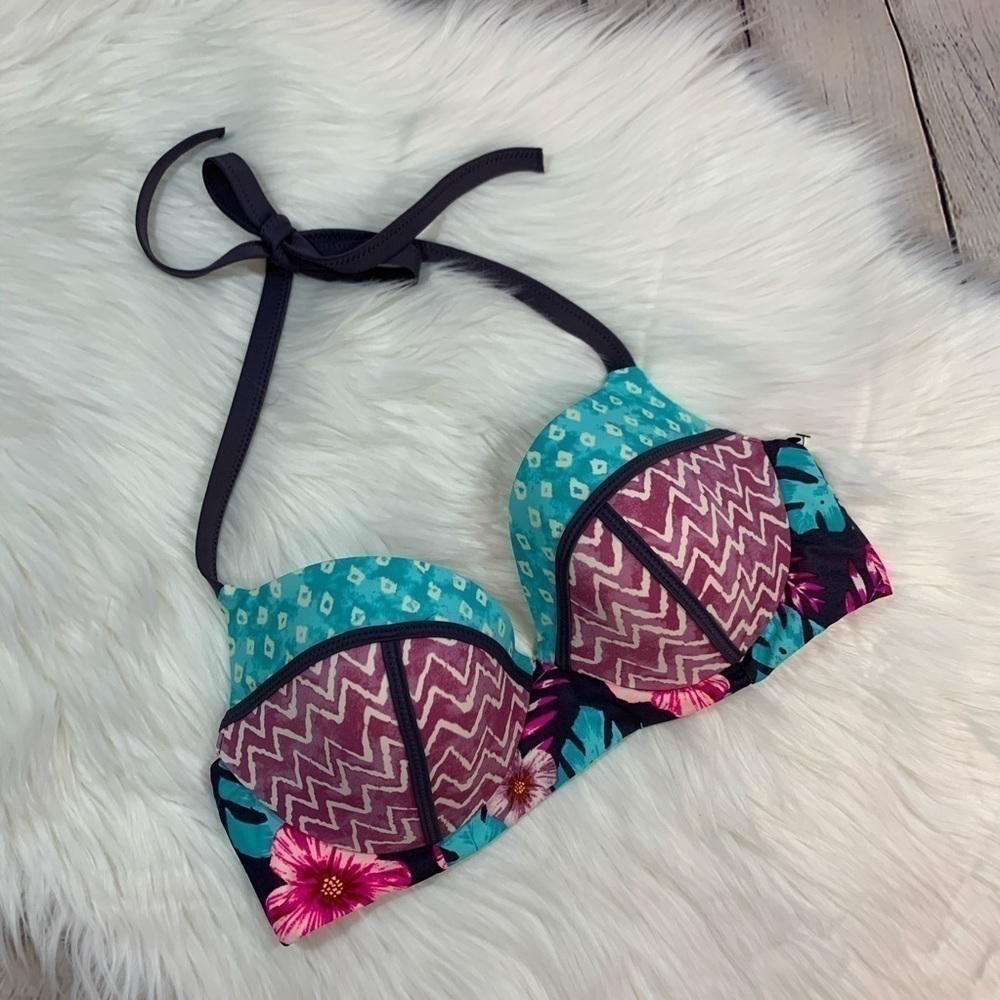 NWOT Shade & Shore Halter Style Bikini Top 36B